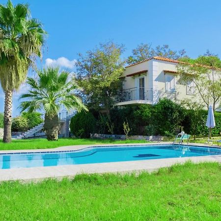Villa Afroditi In Chania Near Airport With Private Pool, Free Wi-Fi, Souda Bay Views, Garden Oasis กูนูปิเดียนา ภายนอก รูปภาพ